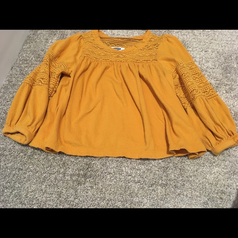 Girls shirt size 5